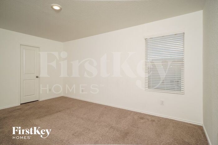 Building Photo - 2438 Double Oak Dr