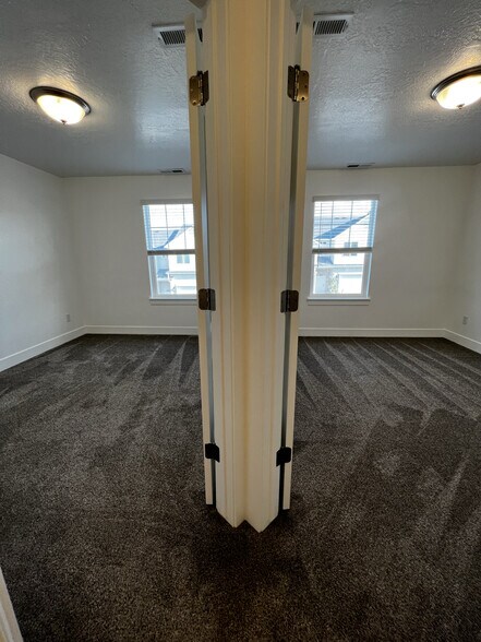 Building Photo - 4024 W 740 N