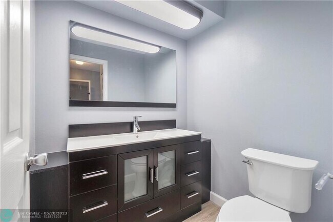 Building Photo - 1920 NW 34th Ave