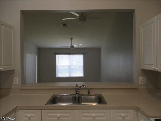 Building Photo - 4330 SW 7th Pl