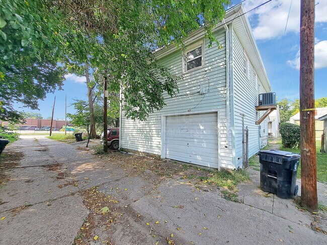 Building Photo - 3420 W Muhammad Ali Blvd