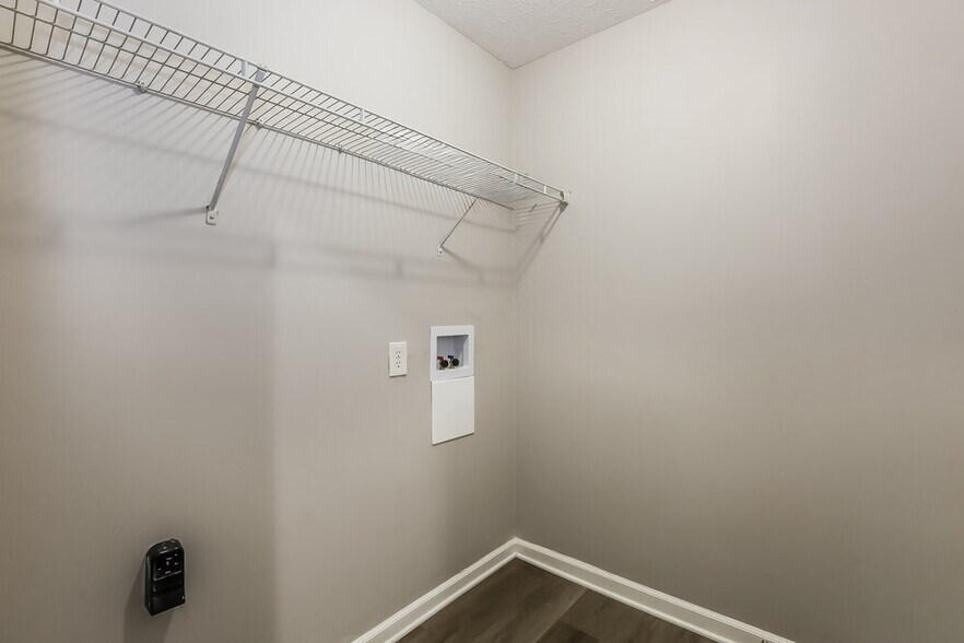 Building Photo - 4071 Dogwood Ct