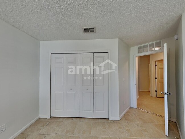 Building Photo - 9140 Prosperity Lake Dr