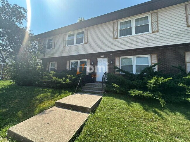 Primary Photo - 5831 Creekview Ct W