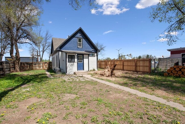 Building Photo - 3 Bedroom Bungalow in Fort Collins
