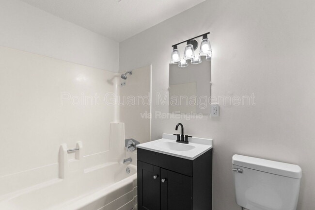 Building Photo - 1810 S Cleveland Ave