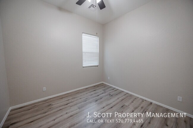 Building Photo - 3312 E Bluebird Pl