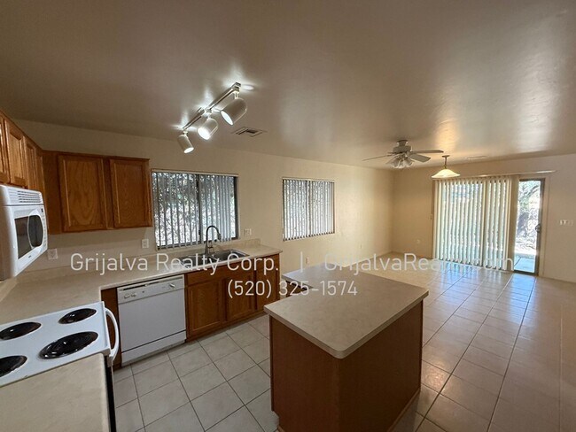 Building Photo - 4023 E Angel Spirit Dr