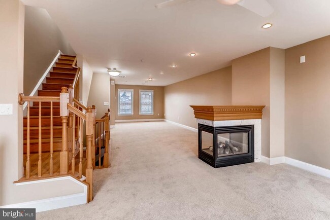 Building Photo - 1290 Harbor Island Walk