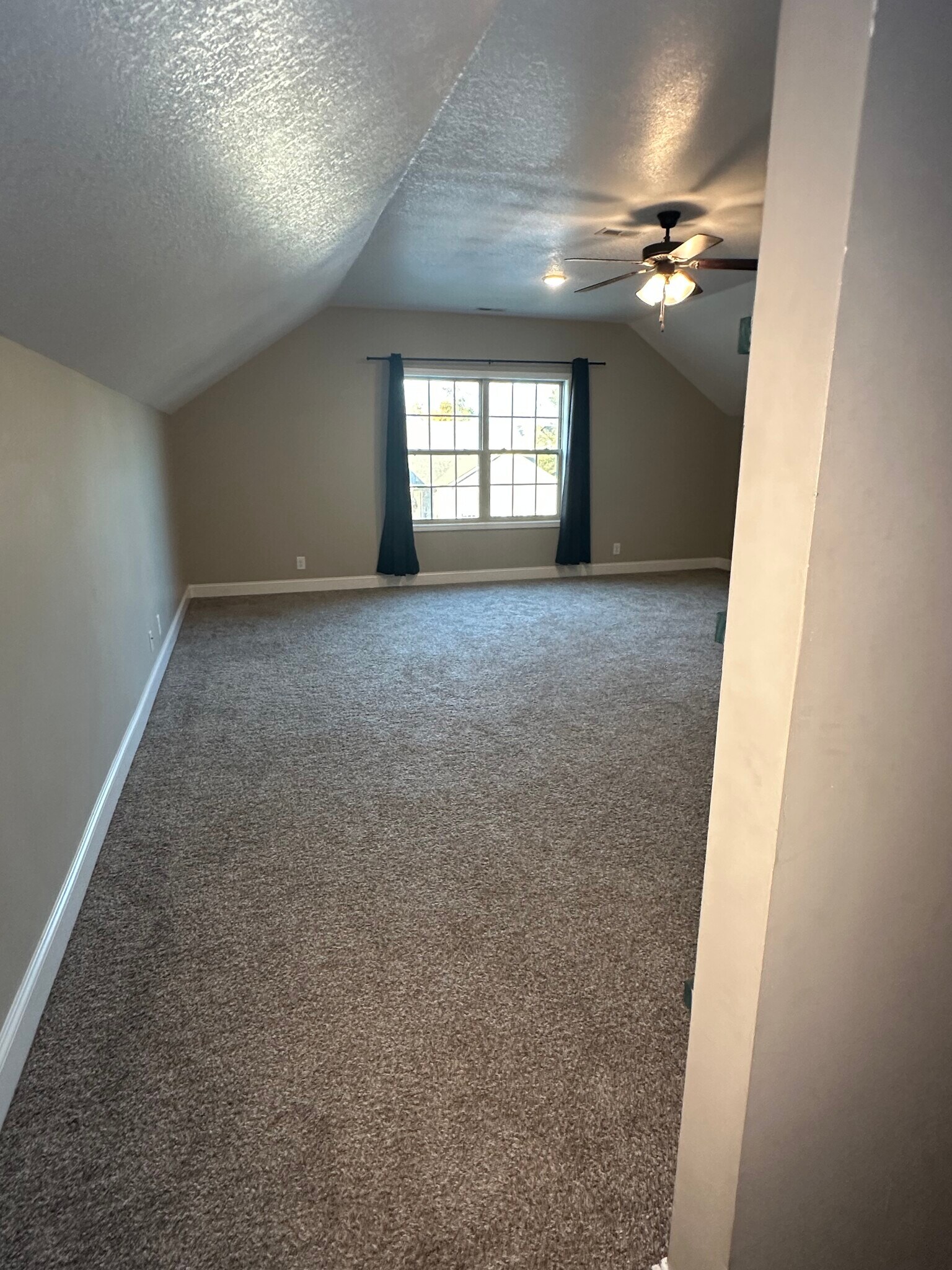 Building Photo - 1124 Eagles View Dr