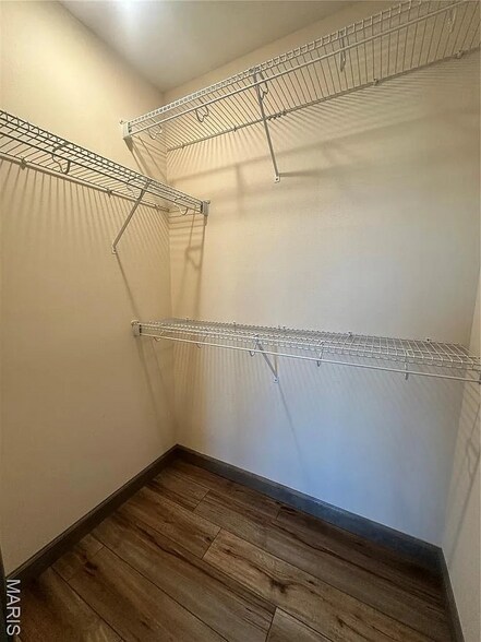 Building Photo - 3609 Justine Dr