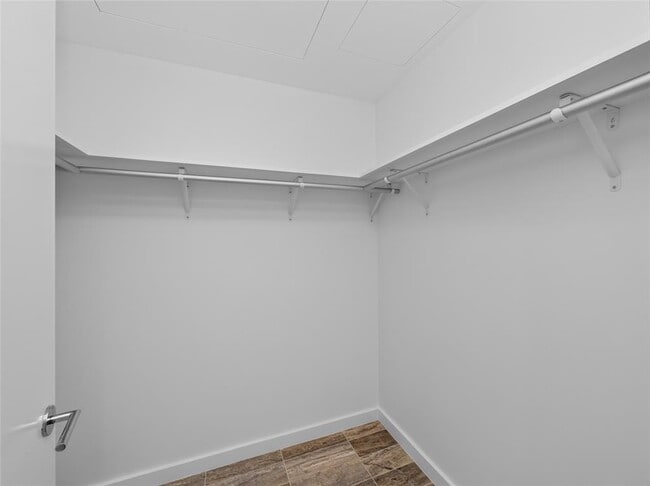 Building Photo - 313 W 17th St