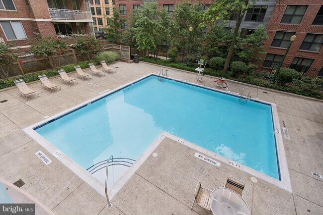 Building Photo - 4808 Moorland Ln