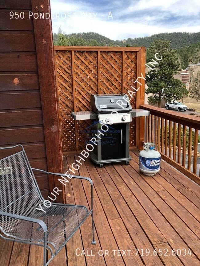 Building Photo - 950 Ponderosa Way