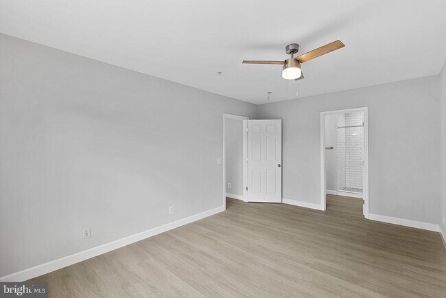 Building Photo - 21850 Locomotive Terrace