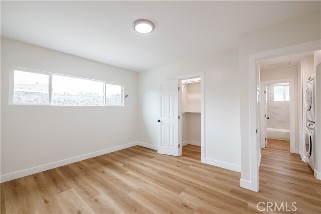 Building Photo - 13933 Doty Ave