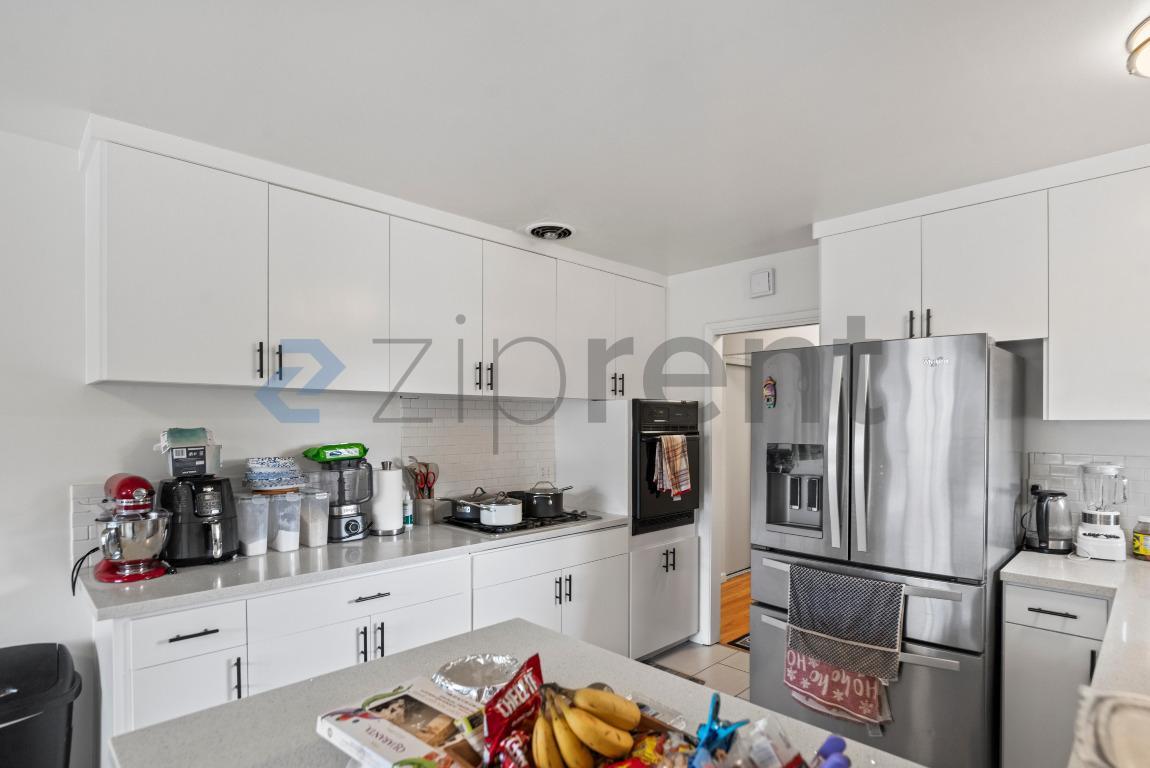 Building Photo - 1462 Ridgewood Dr