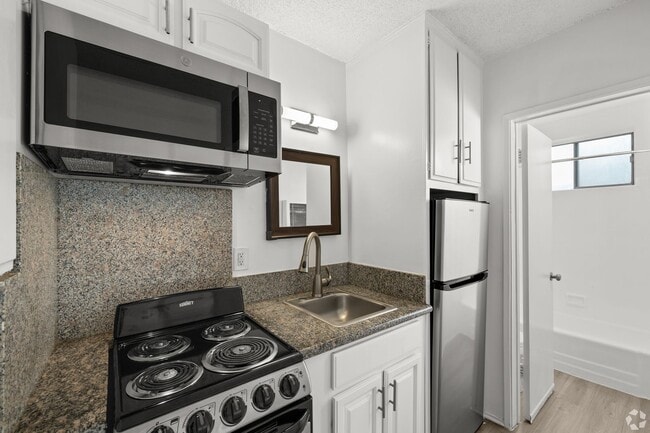 Interior Photo - 1275 Federal Ave