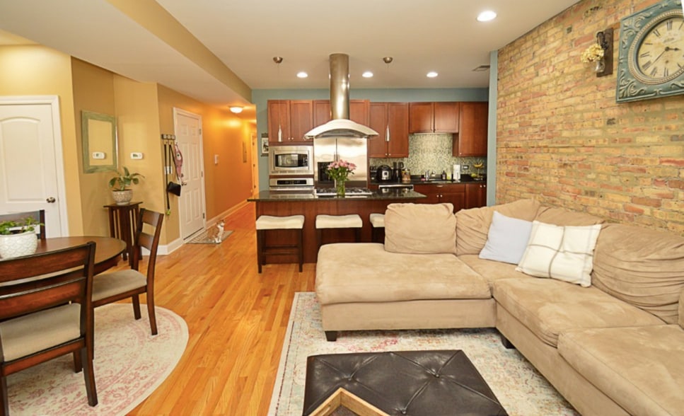 Building Photo - 3740 N Wilton Ave