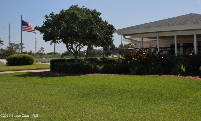 Building Photo - 2145 Golf Isle Dr