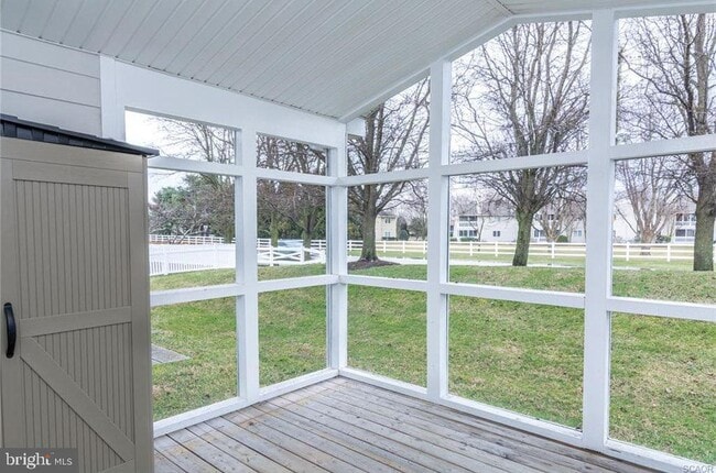 Building Photo - 117 Lakeside Dr