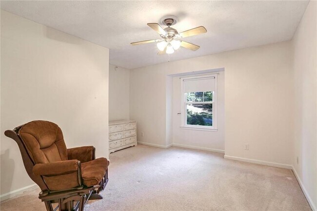 Building Photo - 4624 Mountain Creek Dr