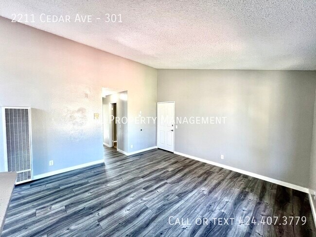 Building Photo - 2211 Cedar Ave