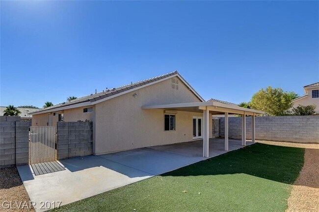Building Photo - Gorgeous 1 story Home