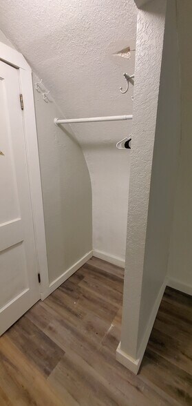 Building Photo - 376 S Pierson Ave