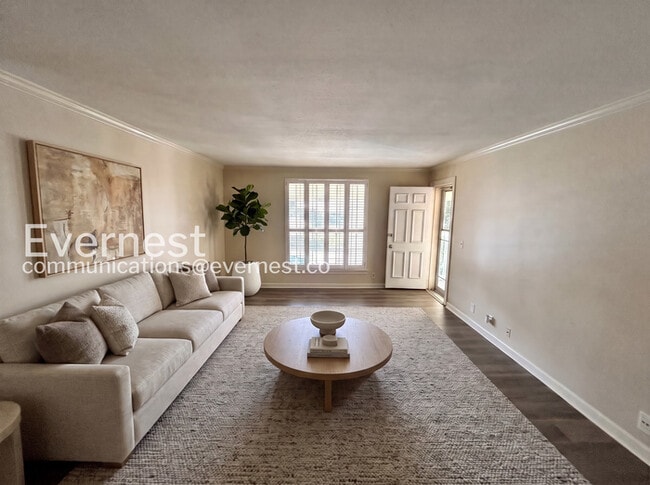 Building Photo - 2-Bed/2-Bath Home/Available Now!