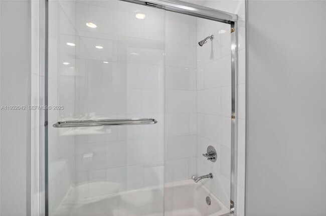 Building Photo - 4100 Island Blvd