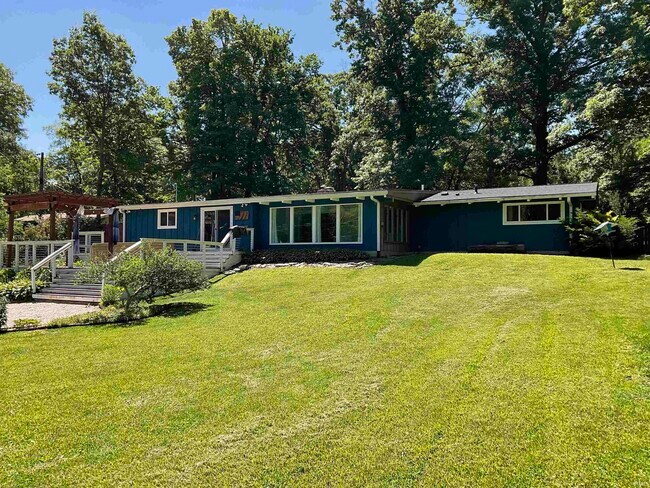 Building Photo - 7506 Oak Ln