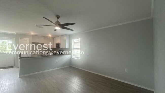 Building Photo - Spacious Home with Fenced Yard and Attached Garage / 3 beds 2 baths / Available now