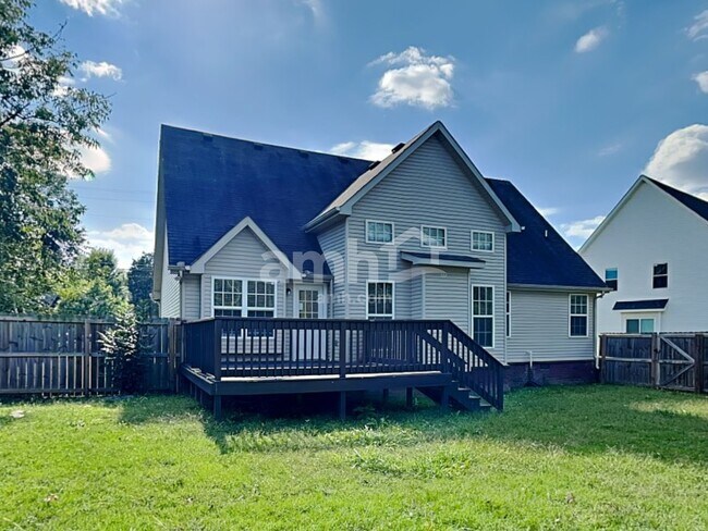 Building Photo - 2935 Greentree Dr