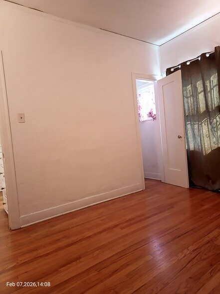 Building Photo - 427 N Genesee Ave