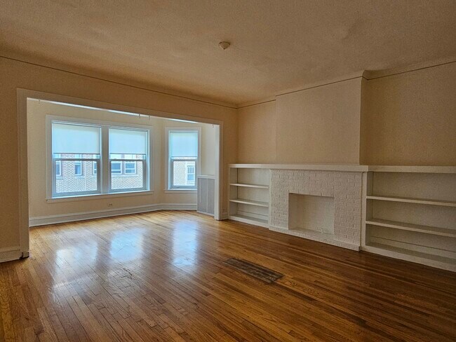 Building Photo - 2112 Sherman Ave