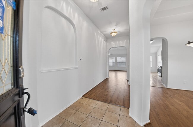 Building Photo - 18810 Appletree Ridge Rd