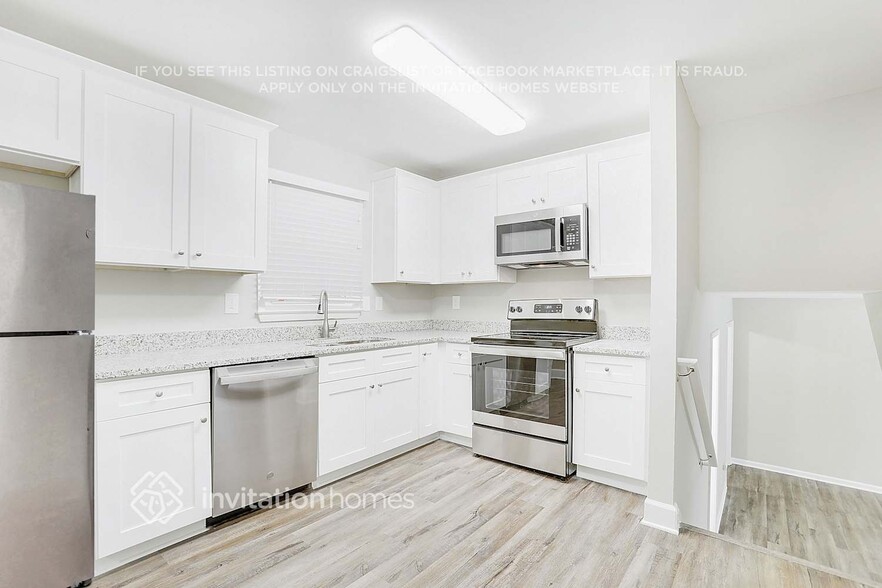 Building Photo - 3018 Battle Forrest Dr