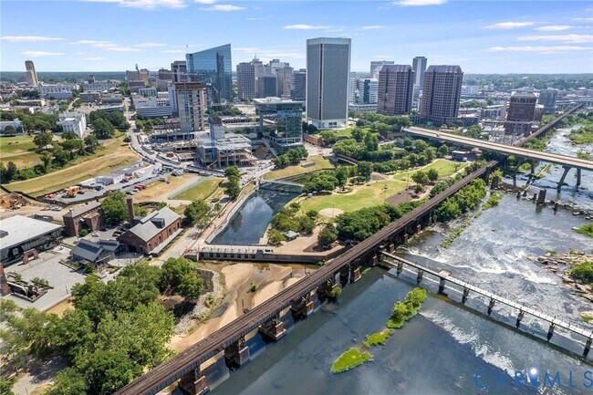 Building Photo - 1101 Haxall Point