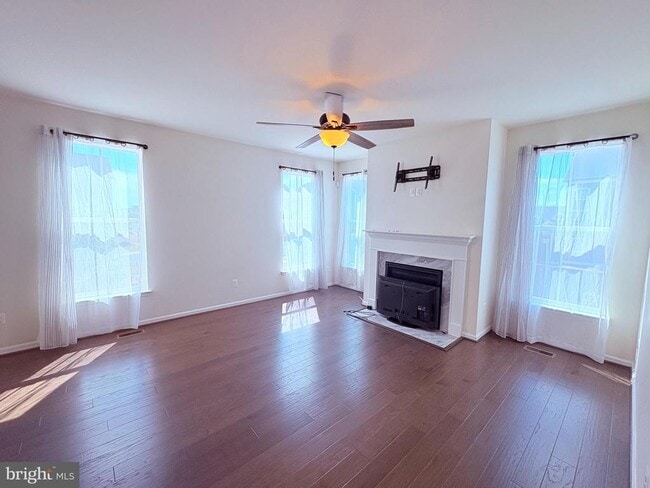 Building Photo - 1071 Coastal Ave