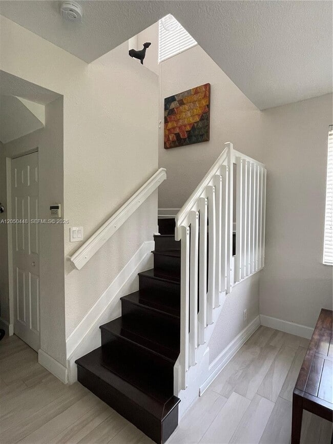 Building Photo - 485 Silver Palm Way