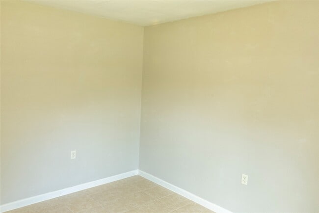 Building Photo - 537 Cottontail Dr