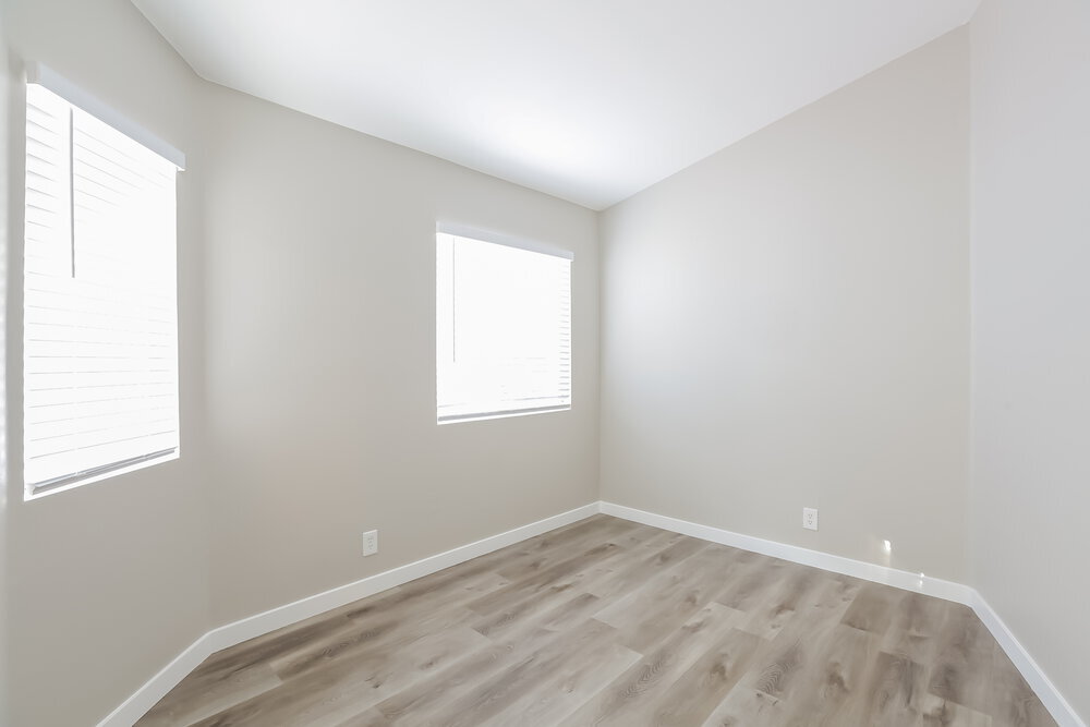 Building Photo - 8253 10 Gallon Ct