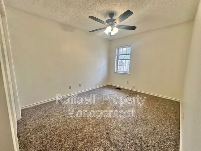 Building Photo - 6222 Gould Pl