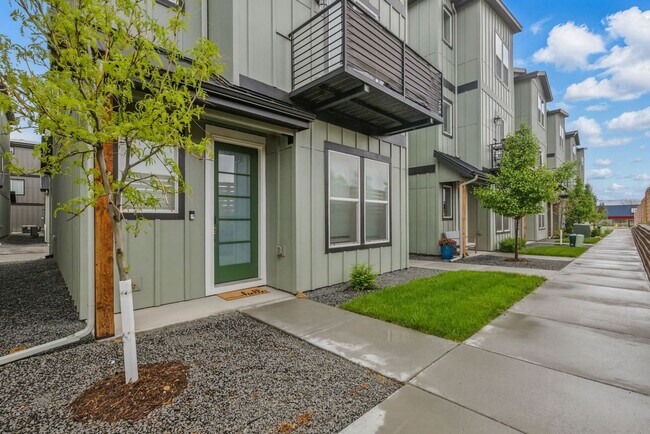 Building Photo - 6029 Benton St