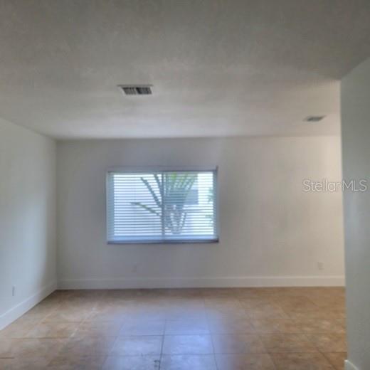 Building Photo - 605 Hillpoint Way