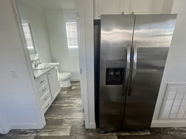 Building Photo - 40 Betty Dr