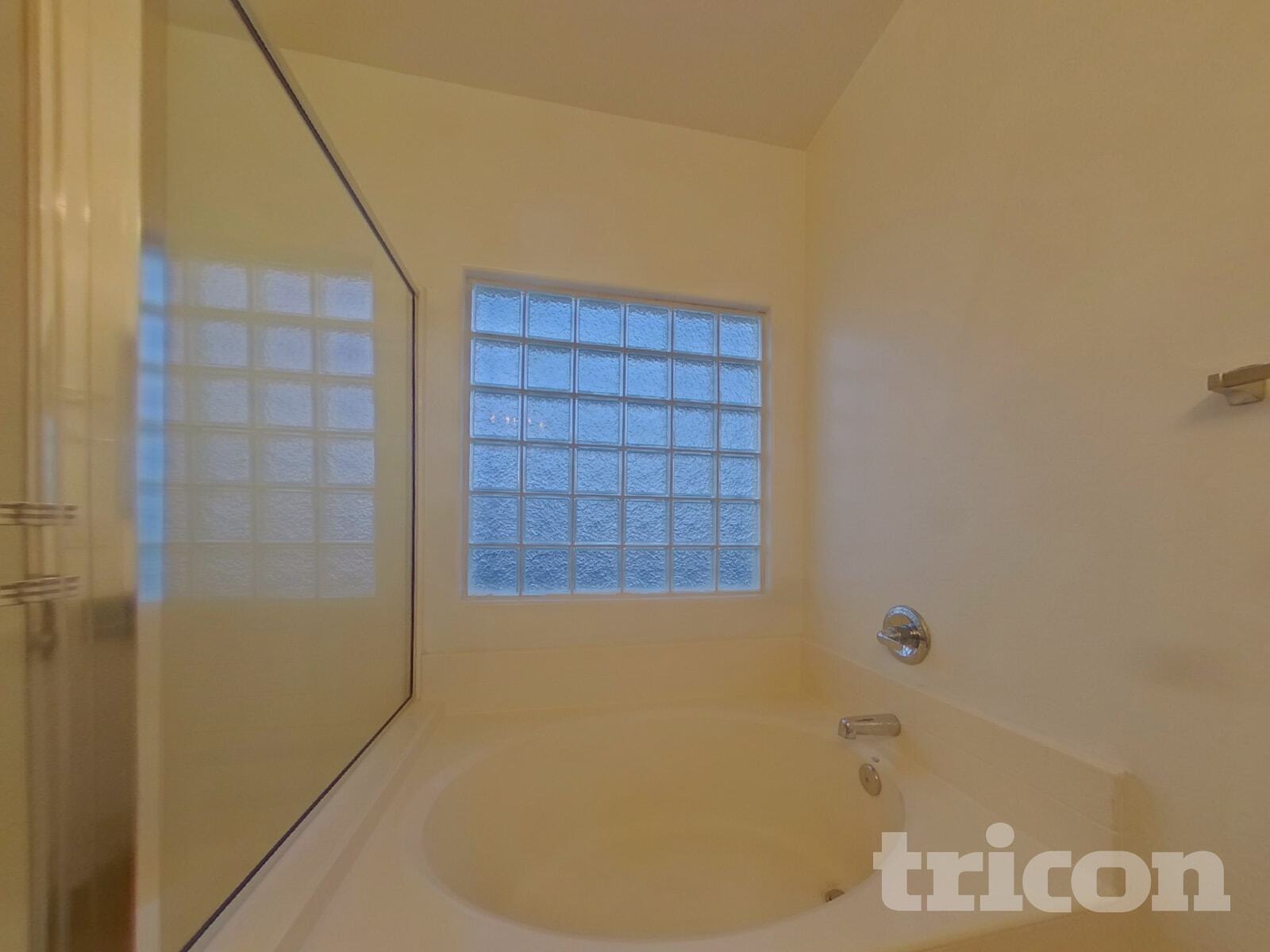 Building Photo - 11638 W Jackson St