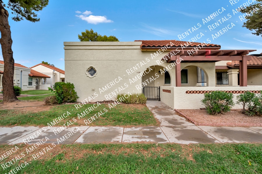 Building Photo - 5136 E Evergreen St