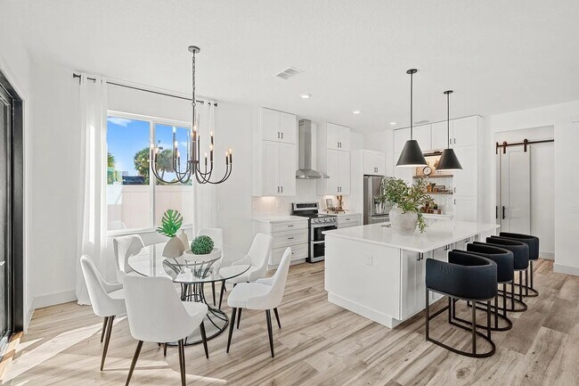 Building Photo - COLLEGE PARK EXECUTIVE HOME